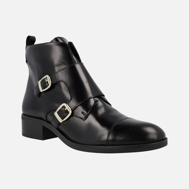 Leather booties with buckles and side zipper