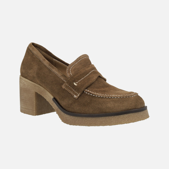 Brown serraje moccasins with rubber heels