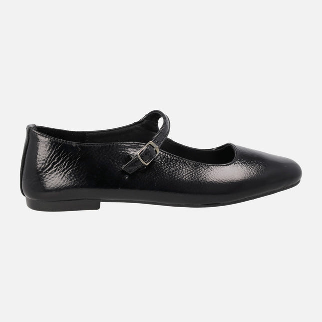 Black patent leather flat mary jane shoes