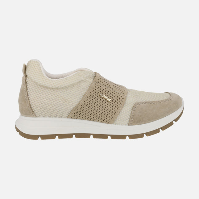 Beige sneakers with elastic strip to the instep