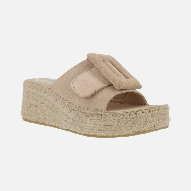 Beige suede espadrilles with maxi buckle and jute wedge