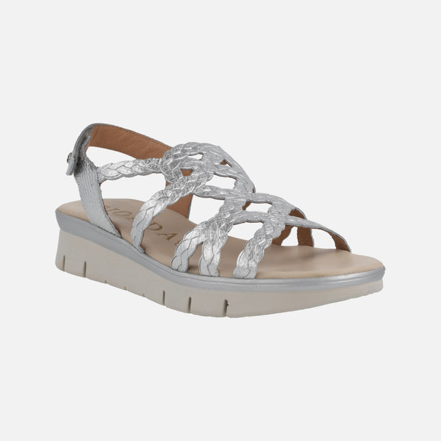 Metallic leather sandals braided effect with velcro closure
