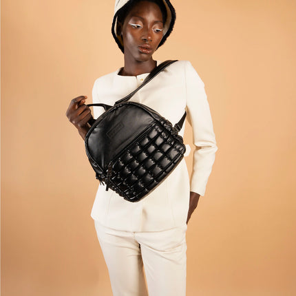 Mochilas negras Pepe moll con acabado acolchado