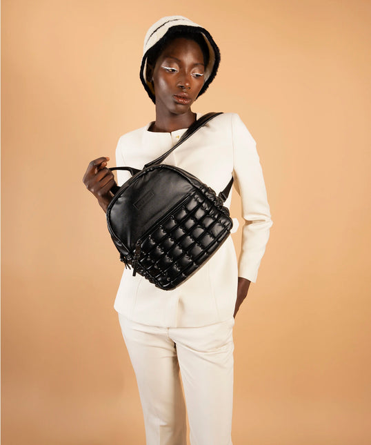 Mochilas negras Pepe moll con acabado acolchado