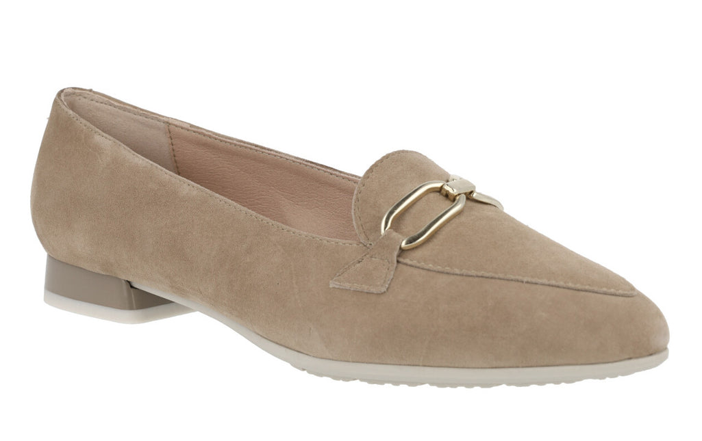 Beige suede moccasins with adornment in the shovel