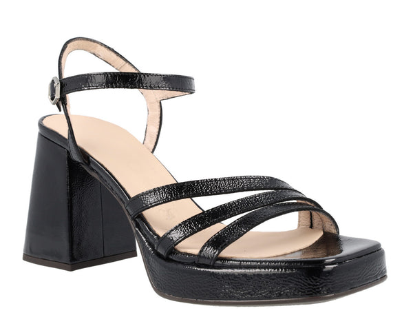 Love Sandals in black patent leather with high heel and platform