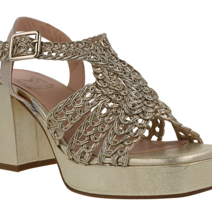 Leather sandals in metallic colors with braided shovel