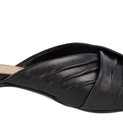 Leather mulls with a gathered shovel and low heel