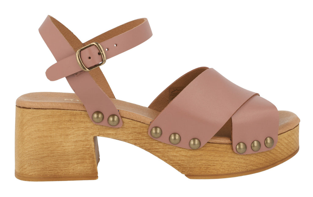 Cris leather sandals with crossed strips and studs