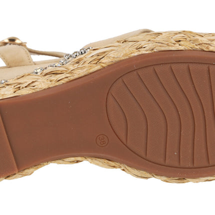 Beige suede sandals with raffia and rhinestones platform