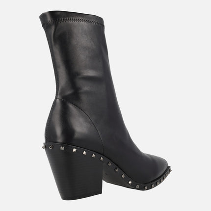 Cowboy -style black boots with metal studs