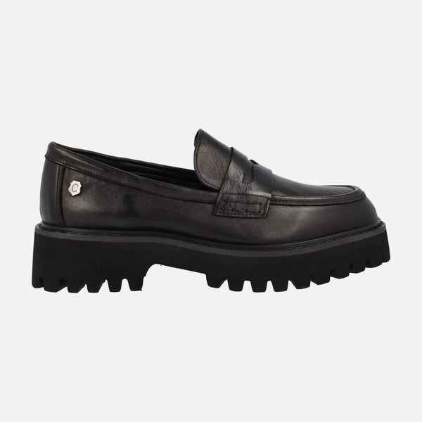 Black leather moccasins with a track floor for women