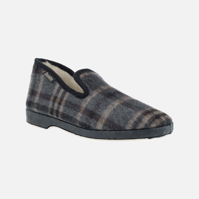 Men's closed House slippers in checkered fabric