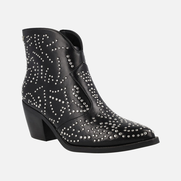 Cowboy Struer boots in black leather with rivets