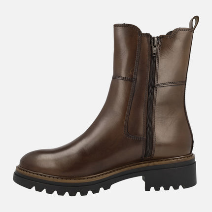 Brown leather boots with elastic