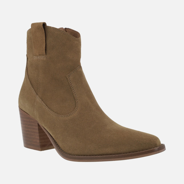 Cowboy woman ankle boots in brown suede