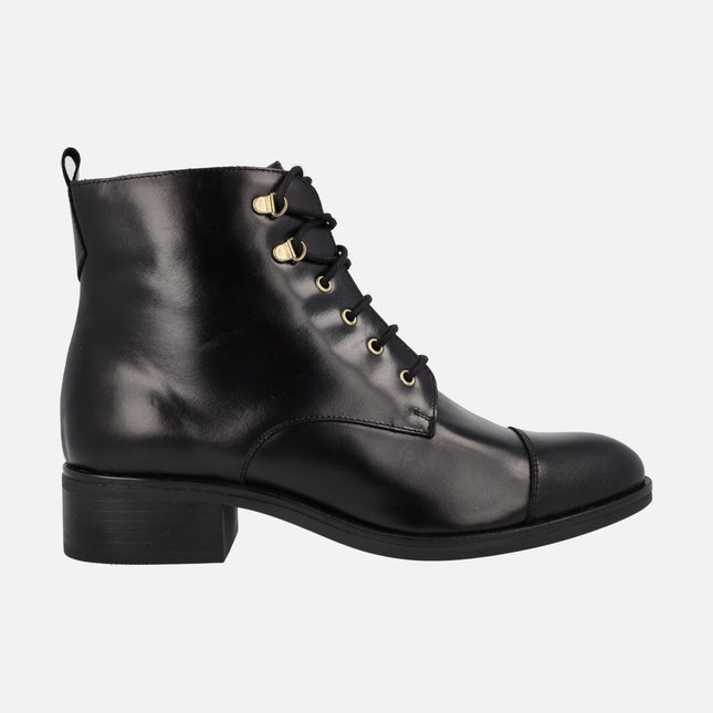 Leather boots with laces and zipper for women