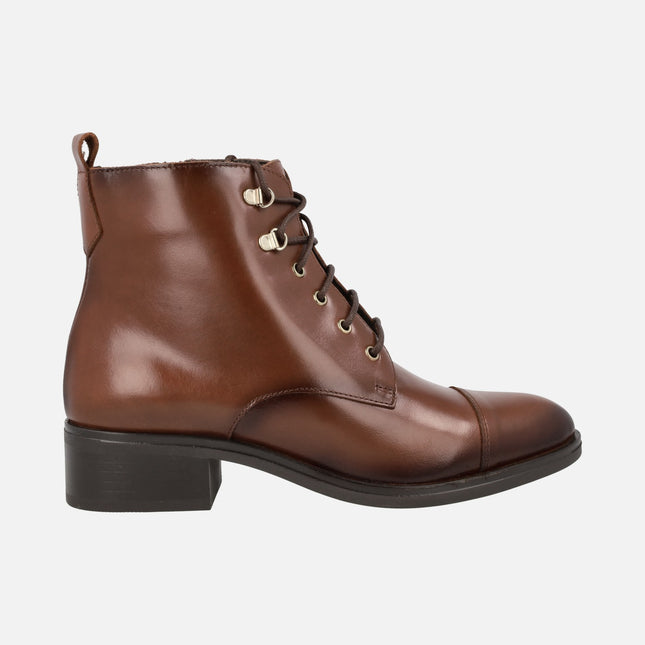 Leather boots with laces and zipper for women
