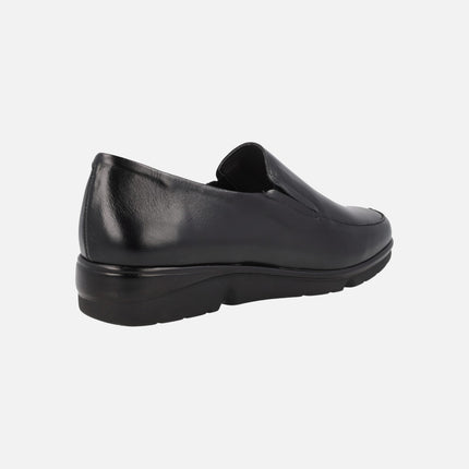 Classic black leather moccasins with elastic