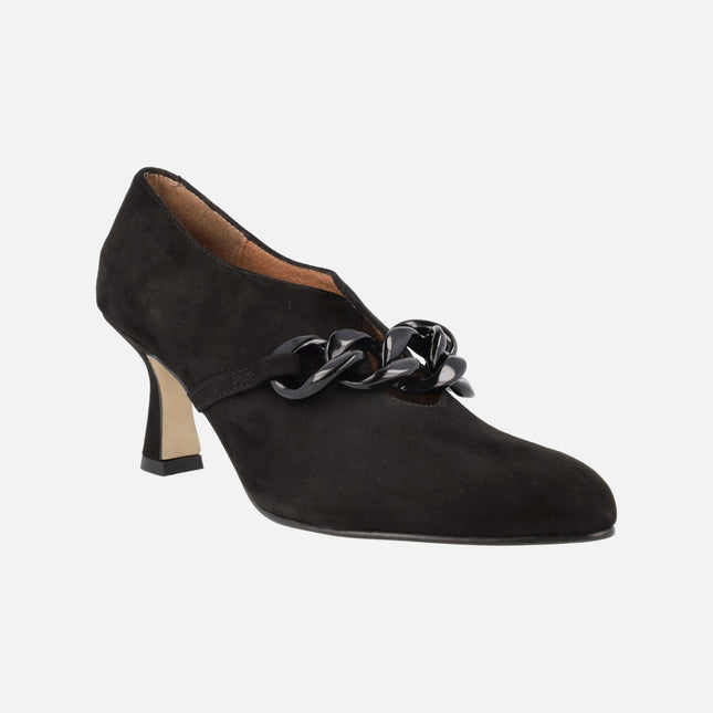 Black suede heeled shoes Candela with chain ornament