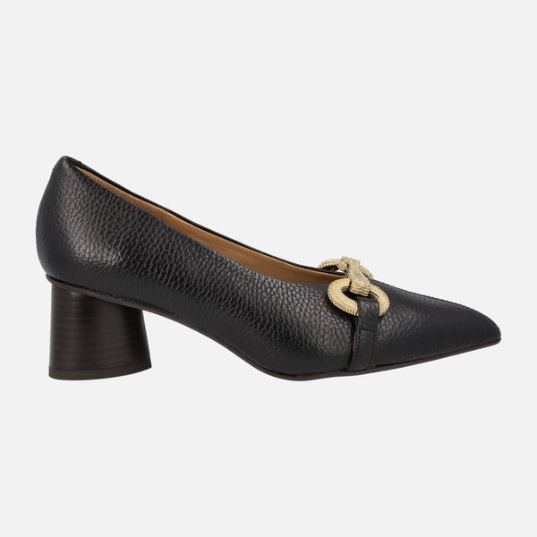 Black-skinned heeled shoes with gold garnish Garica