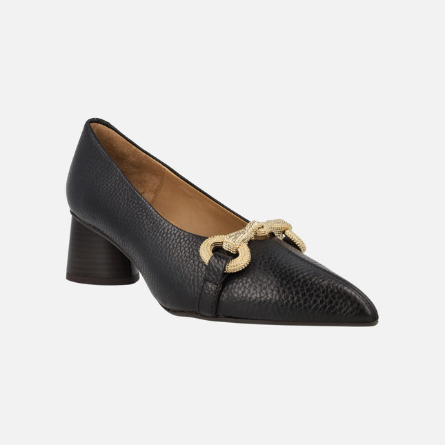 Garica heeled shoes in black leather with gold decoration