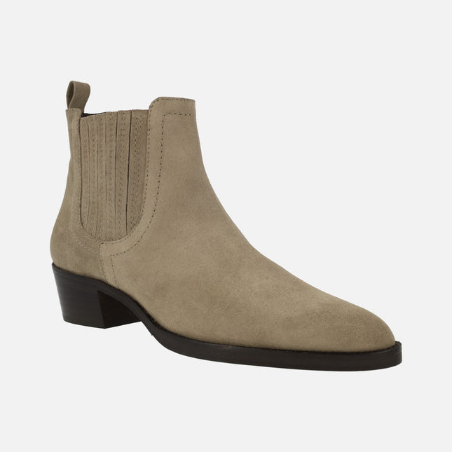 Hobro chelsea boots in taupe suede