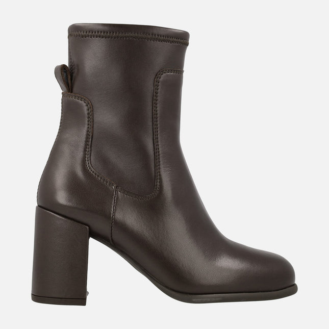 Nivel brown heeled boots with elastic leg