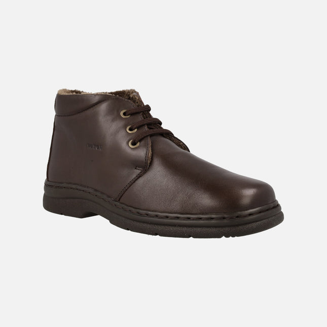 Classic leather boots with laces and hair lining for men