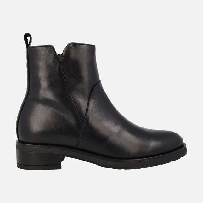 Wonders black leather low ankle boots