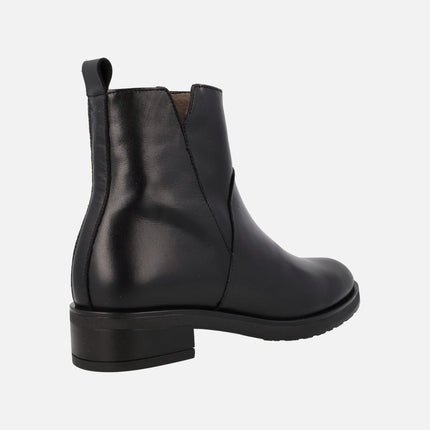 Wonders black leather low ankle boots