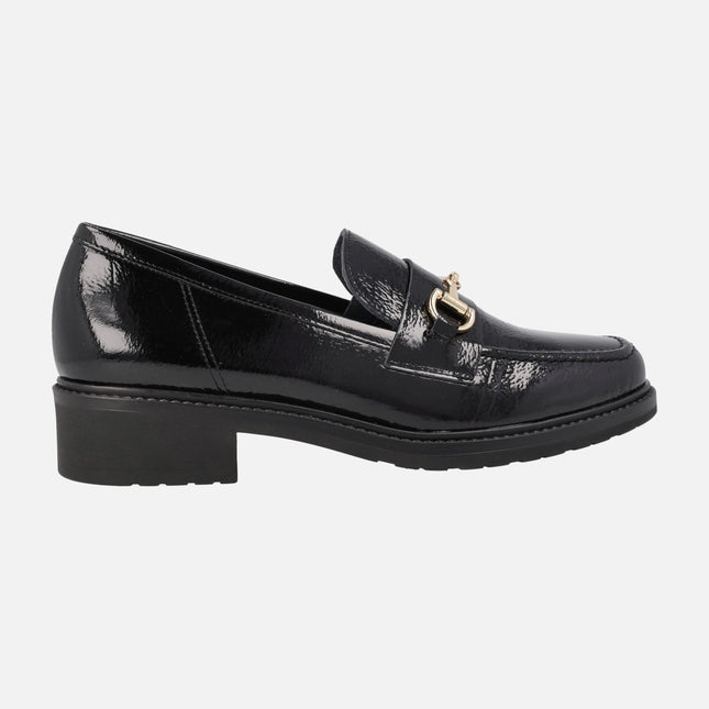 Moccasins for women in patent leather with metallic ornament