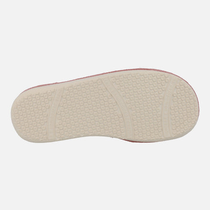 Women's slippers closed with striped tissue