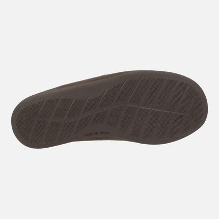 Closed men slippers with velcro