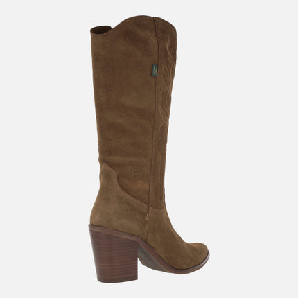 Heeled Cowboy style Boots in brown suede with embroideries