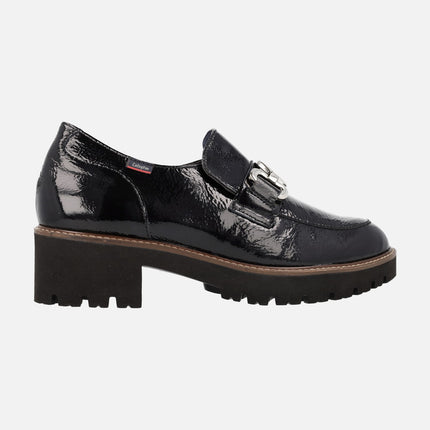 Zapatos mocasines negros de charol con adorno y piso track