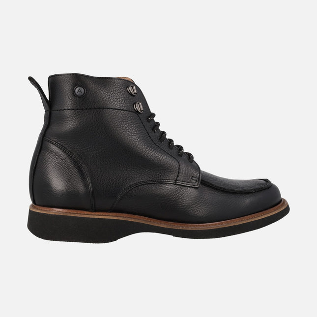 Men's lace-up boots in black leather