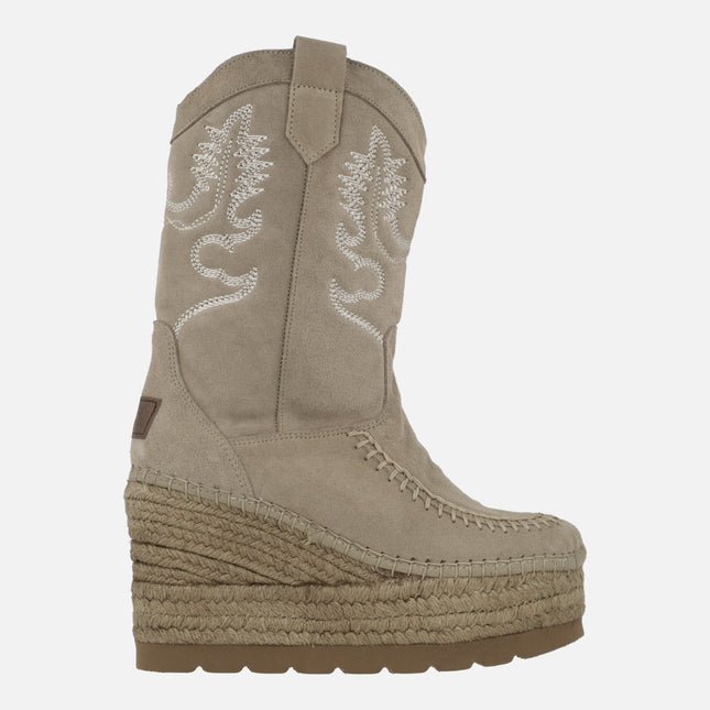 Taupe suede boots with embroidery and yute wedge