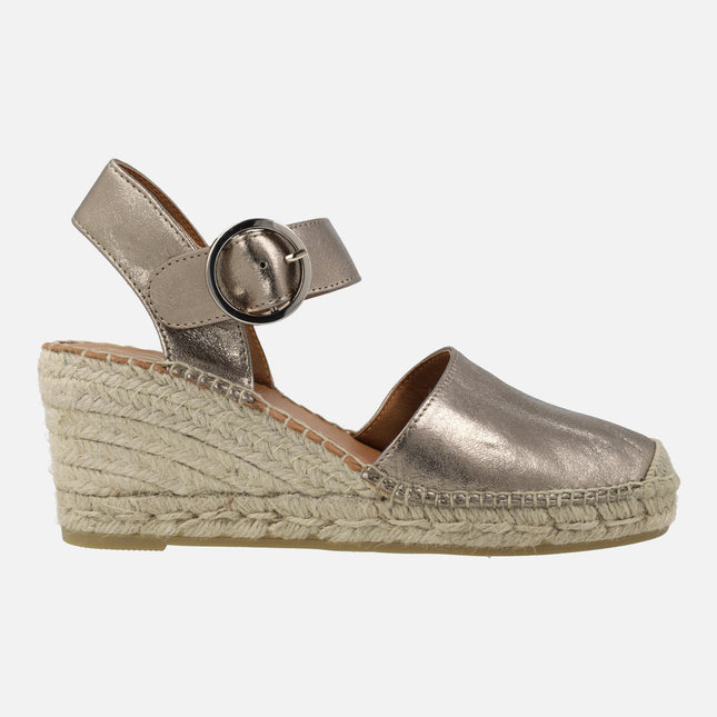 Closed leather espadrilles with buckled strip closure Viguera 1922