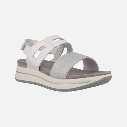 Leather sandals with velcro closure