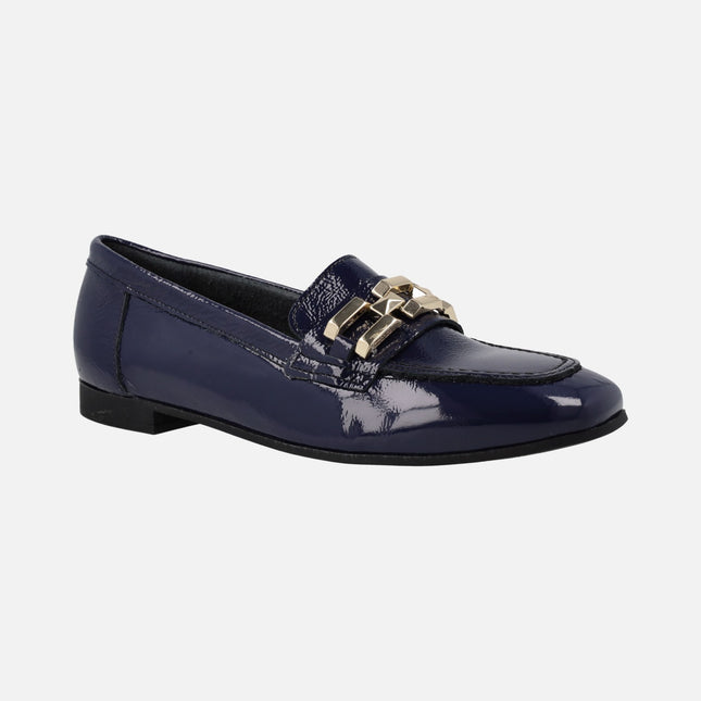 Navy blue patent leather moccasins with golden metallic ornament