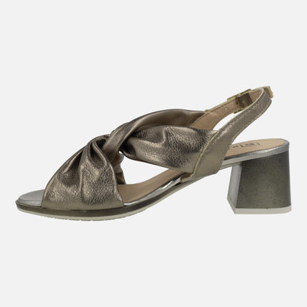 Leather sandals with knot at the instep and 6 cms heels