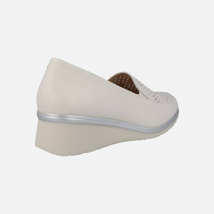 Women's comfort moccasins in off white leather with perforations
