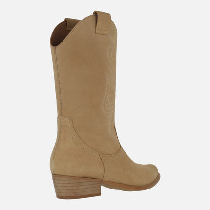 Jandra cowboy Boots in camel suede with embroidery