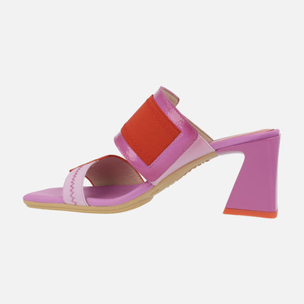 Sandals of two strips in combined patent leather and elastic fabric
