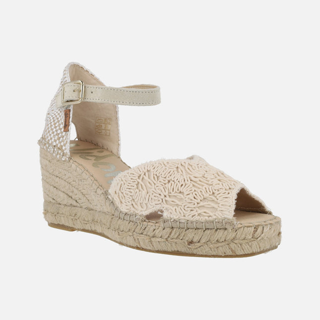 Open toe espadrilles with a bracelet to the ankle