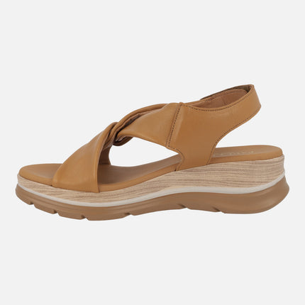 Leather sandals with intertwined strips and velcro closure