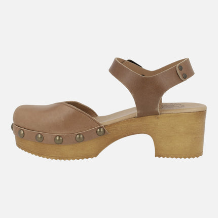 Leather clogs with ankle bracelet and studs