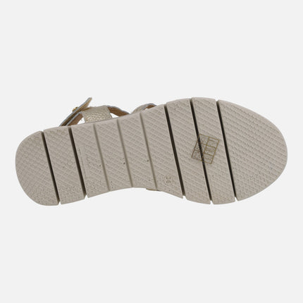 Sandalias de piel metalizadas efecto trenzado con cierre de velcro