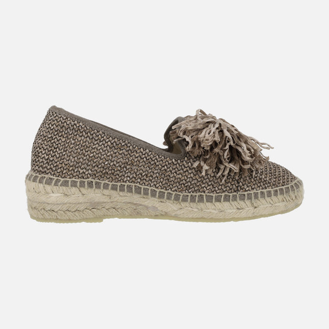 Closed espadrilles in brown fabric with bow detail